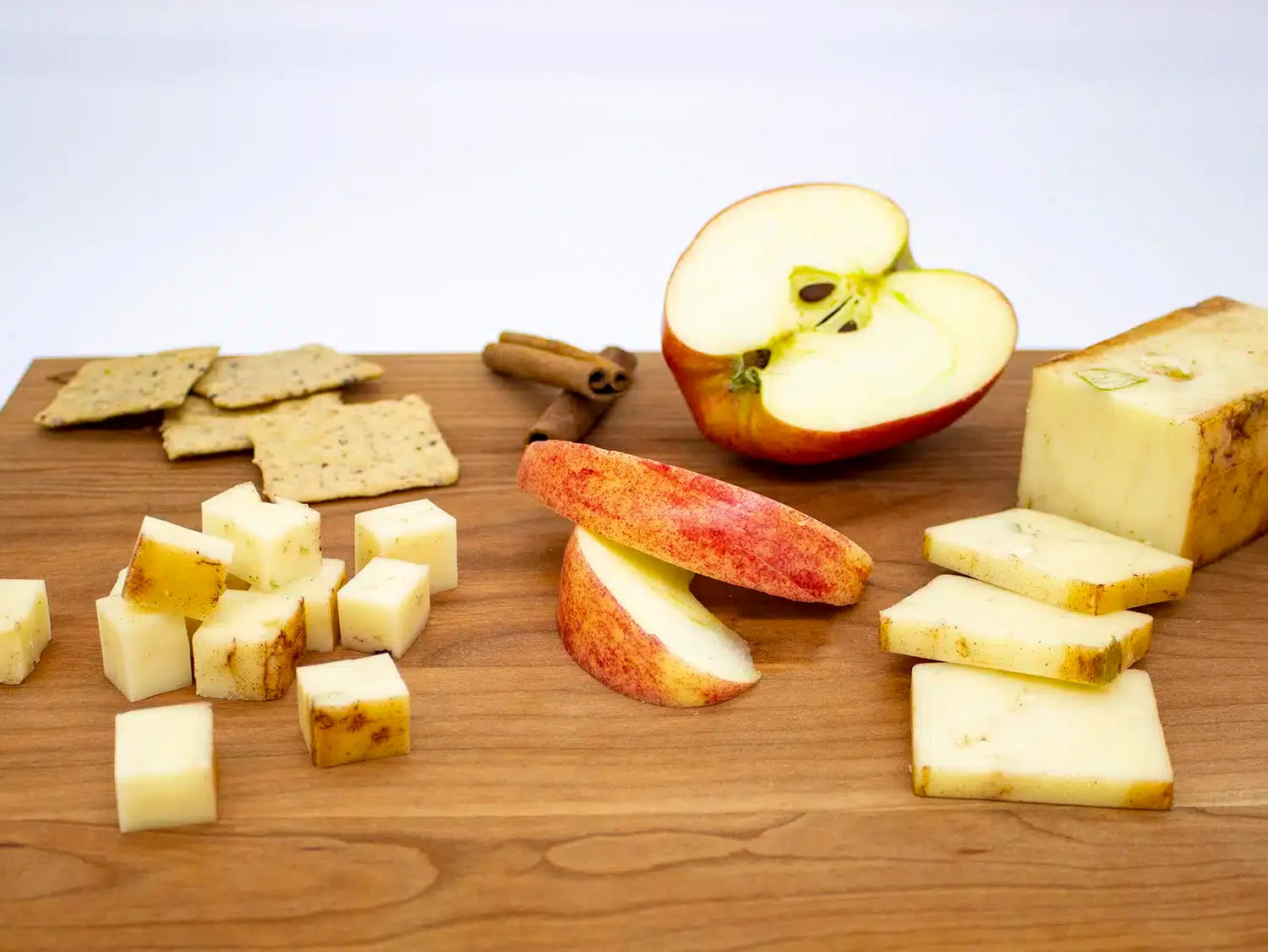 Apple Cinnamon Cheddar 8oz. bar hover image