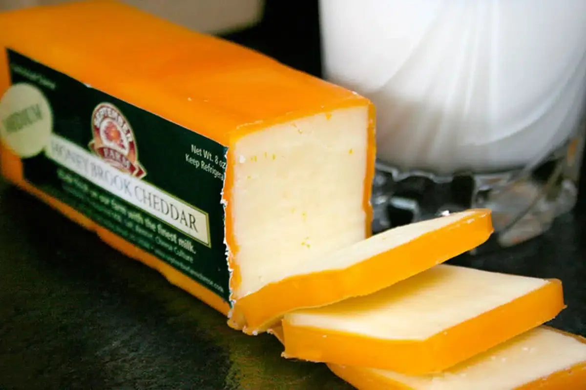 Medium Cheddar 8 oz. bar hover image